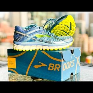New Women’s Brooks Adrenaline GTS 17